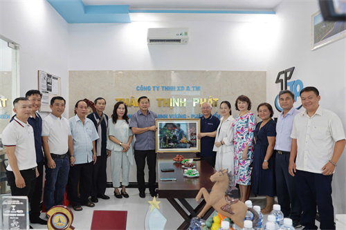 Đoàn công tác Ban Thường vụ Hiệp hội Doanh nghiệp tỉnh Lâm Đồng đến tham quan, làm việc tại Công ty Thành Thịnh Phát 